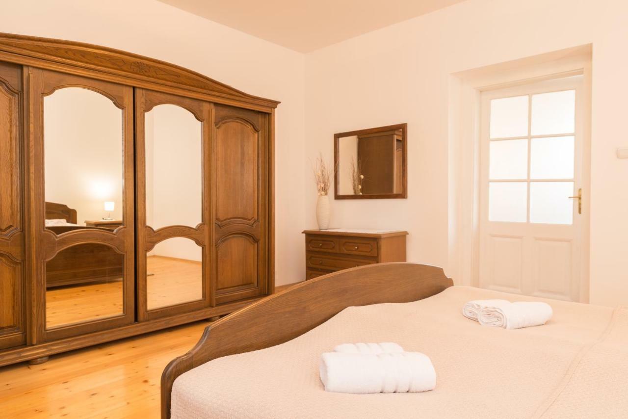 Apartment Tri Mudraca Karanac Ngoại thất bức ảnh